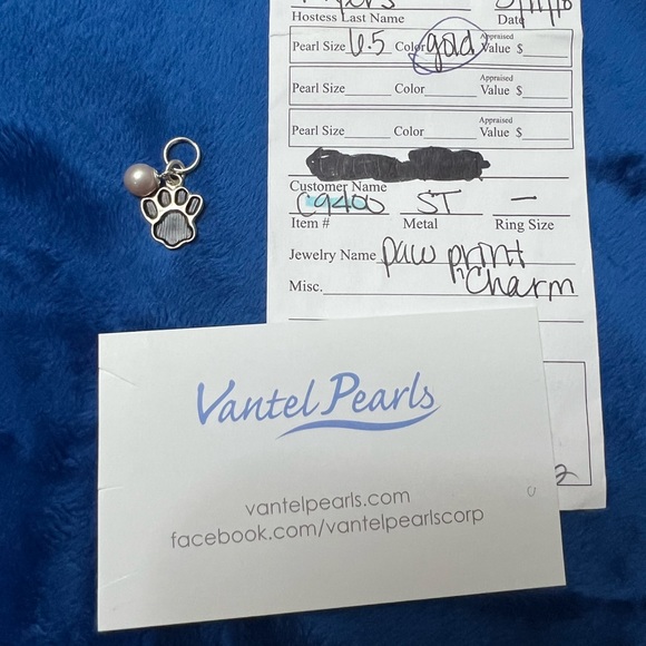 Vantel pearl charms$10 each - Picture 2 of 7